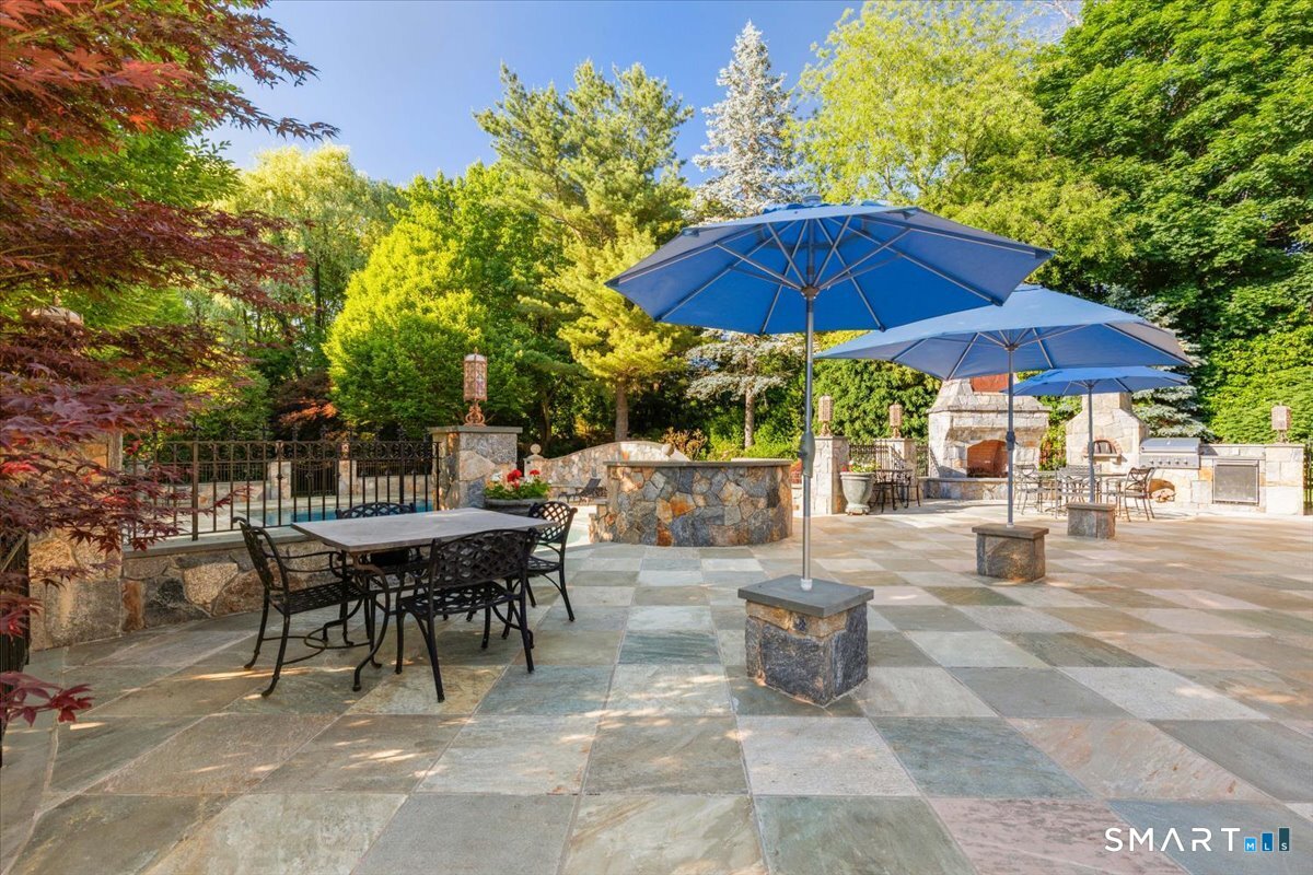 83 Long Lots Road New Canaan CT 06840