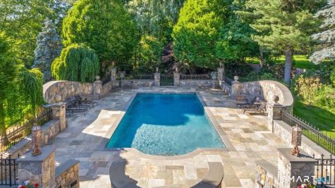 83 Long Lots Road New Canaan CT 06840