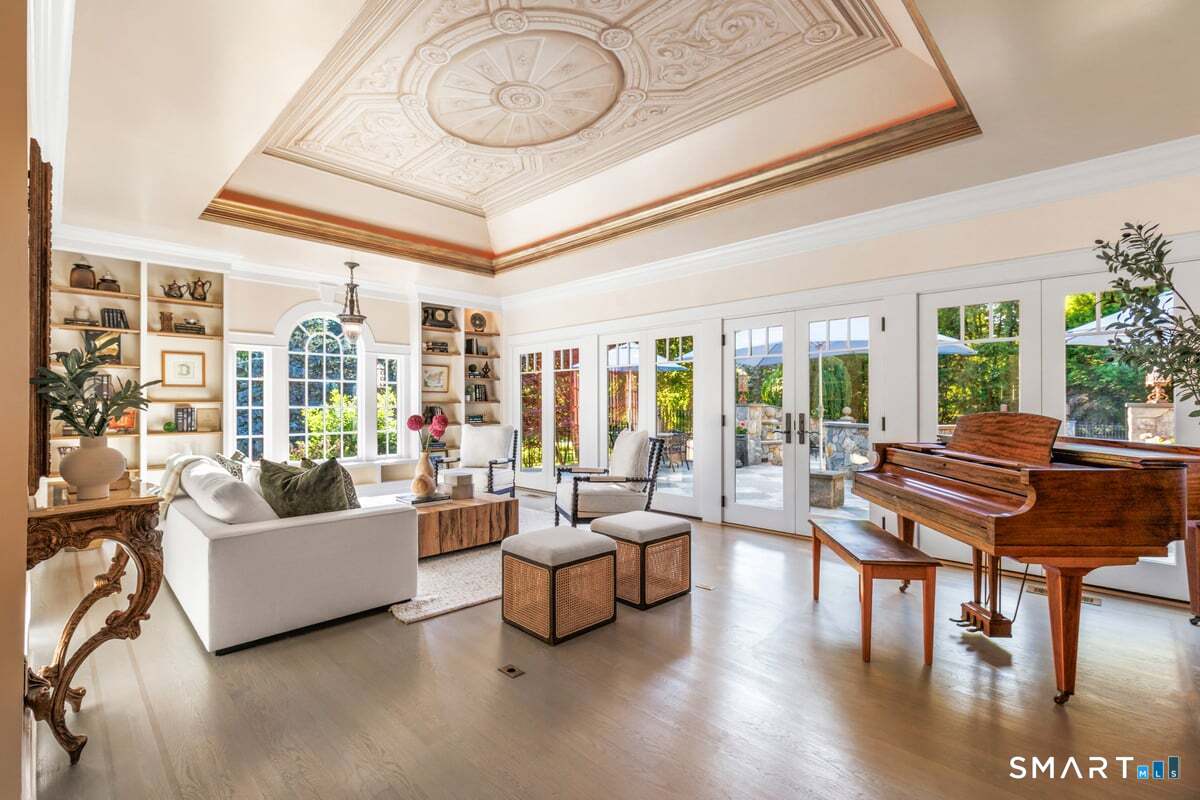 83 Long Lots Road New Canaan CT 06840
