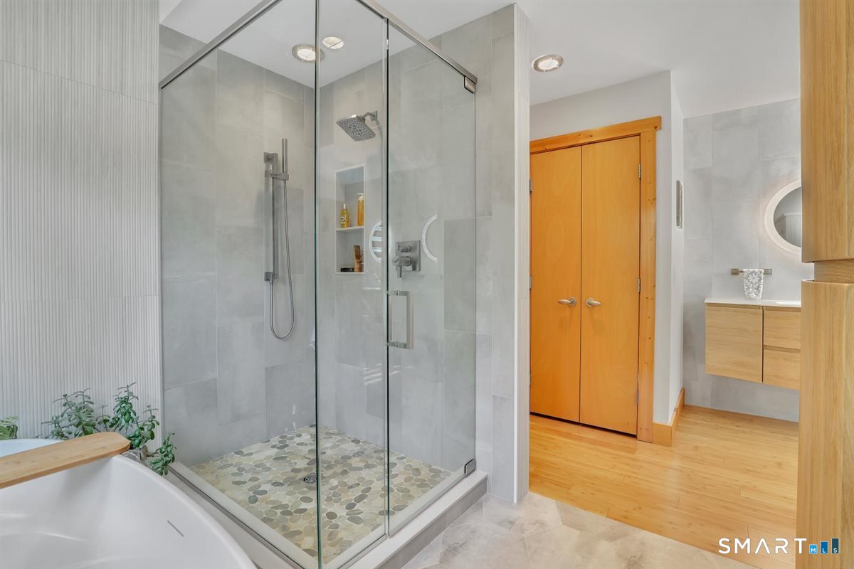 84 Hollister Drive Avon CT 06001