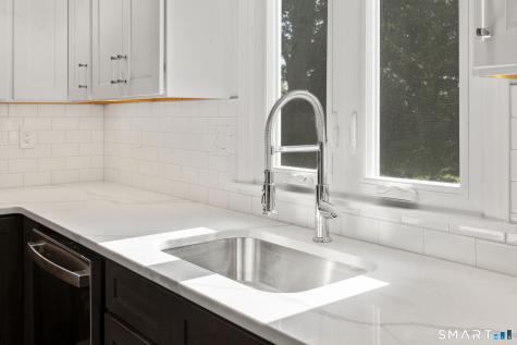 180 South Stone Street Suffield CT 06093