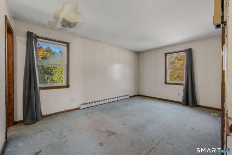 2 Wallace Street Waterford CT 06385