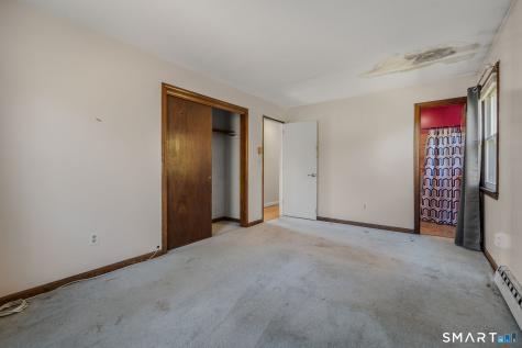2 Wallace Street Waterford CT 06385