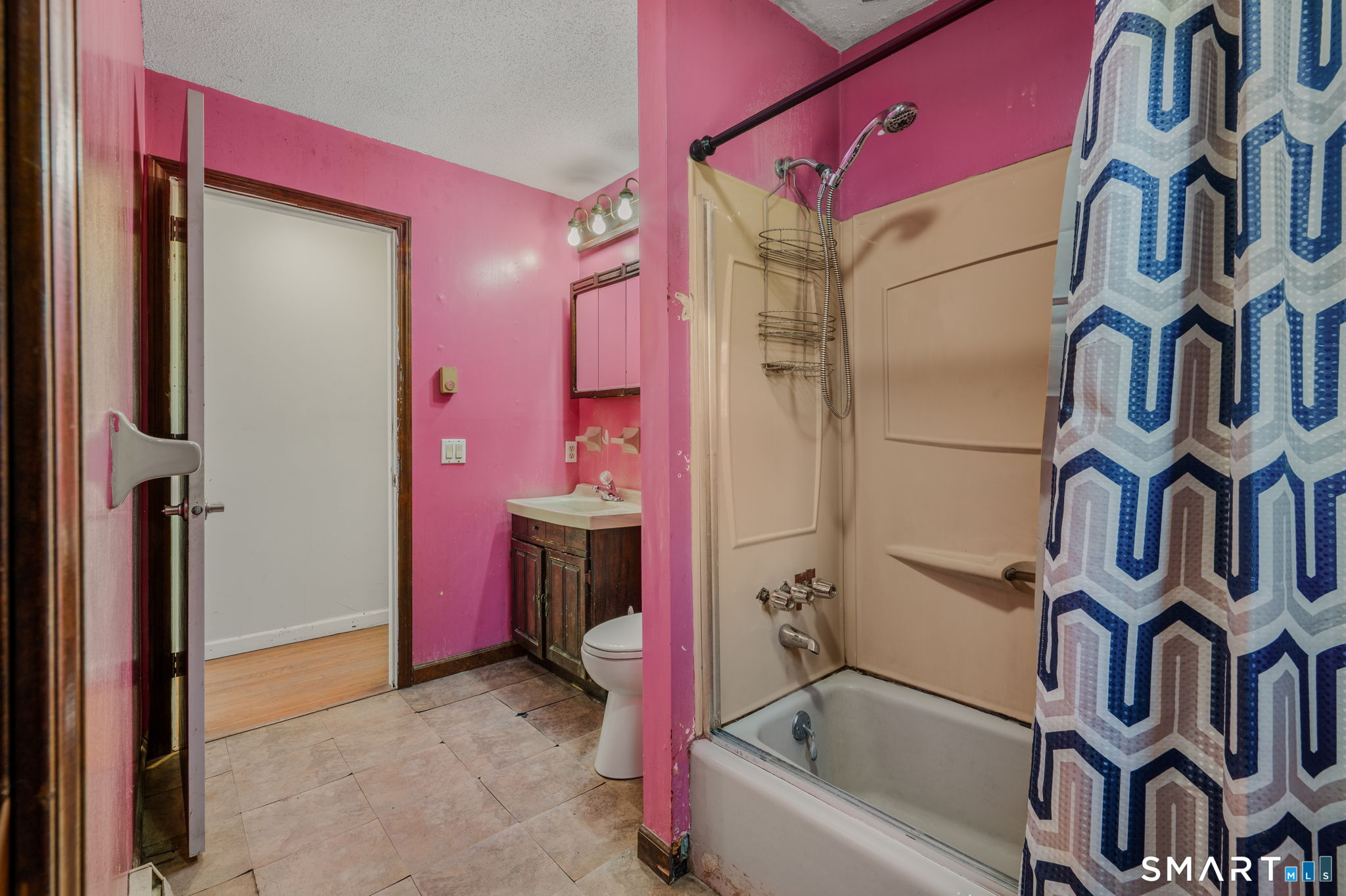 2 Wallace Street Waterford CT 06385