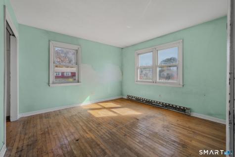 2 Wallace Street Waterford CT 06385