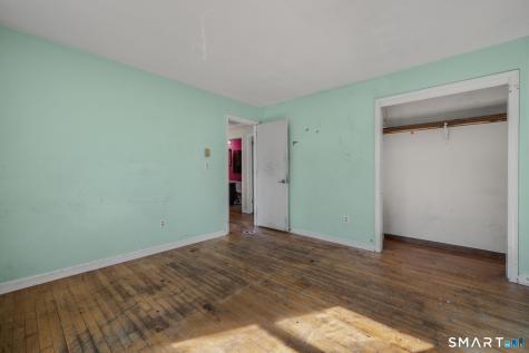 2 Wallace Street Waterford CT 06385
