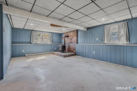 2 Wallace Street Waterford CT 06385