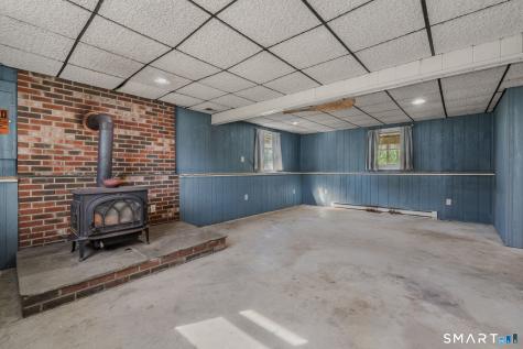 2 Wallace Street Waterford CT 06385