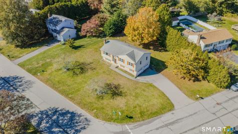 2 Wallace Street Waterford CT 06385