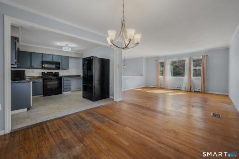 2 Wallace Street Waterford CT 06385