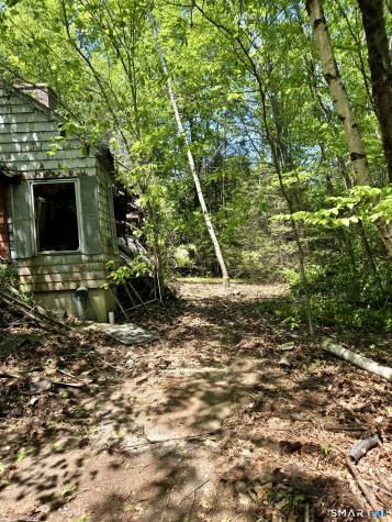 33 Davis Road Harwinton CT 06791