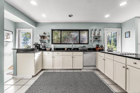 4 Old Gate Lane Newtown CT 06470