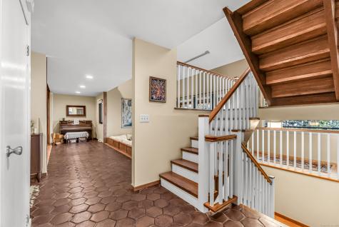 4 Old Gate Lane Newtown CT 06470