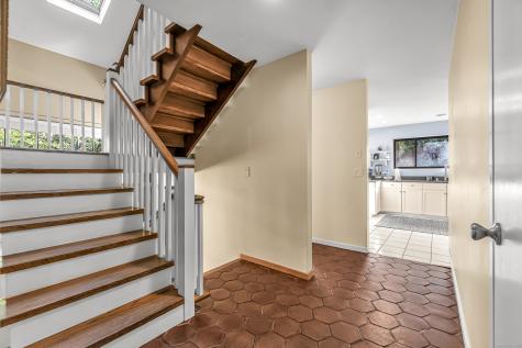 4 Old Gate Lane Newtown CT 06470