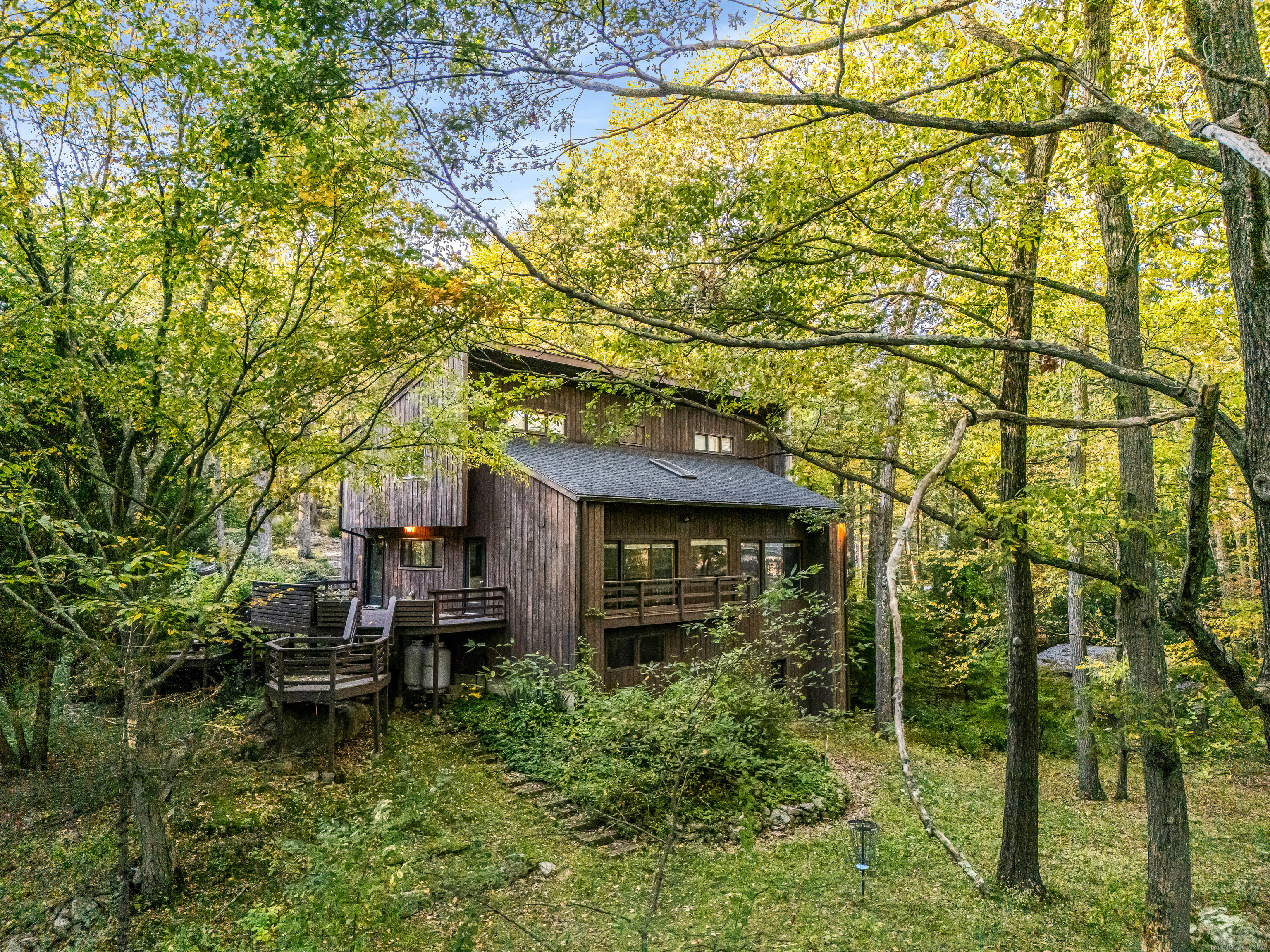 4 Old Gate Lane Newtown CT 06470