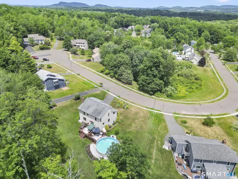 18 Harnish Lane Wallingford CT 06492