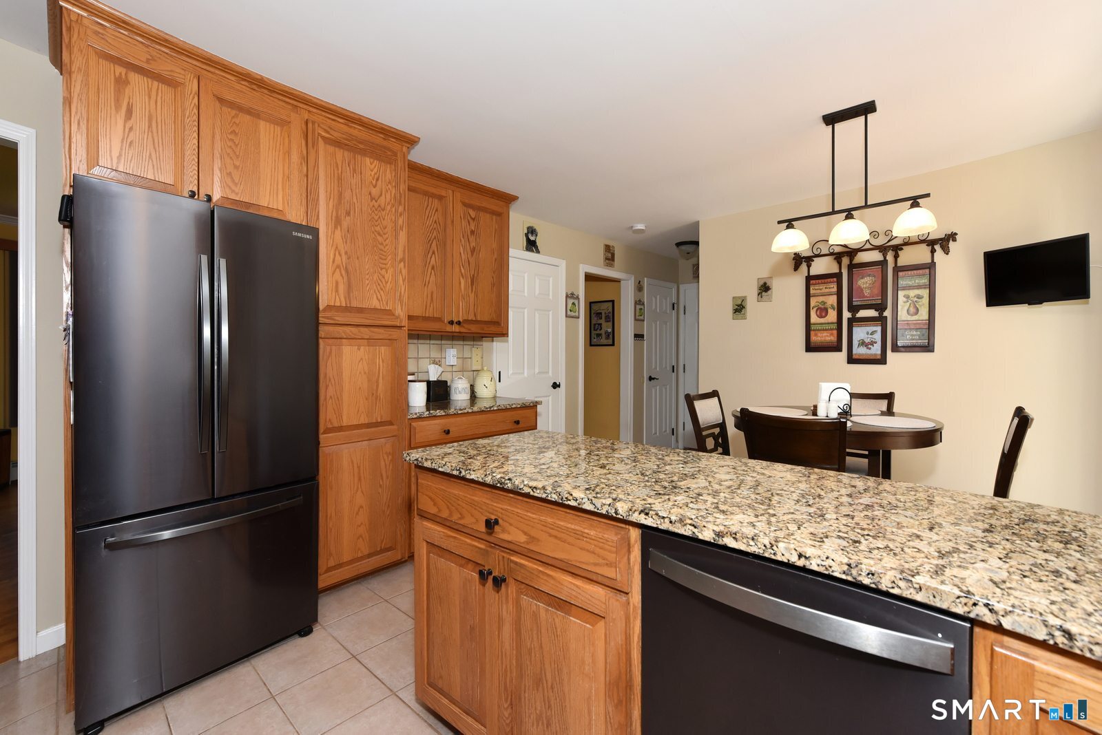 31 North Maple Street East Hampton CT 06424