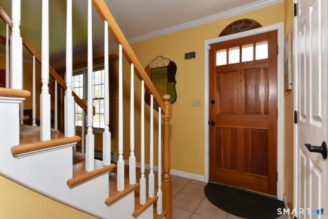 31 North Maple Street East Hampton CT 06424
