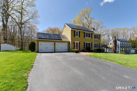 31 North Maple Street East Hampton CT 06424