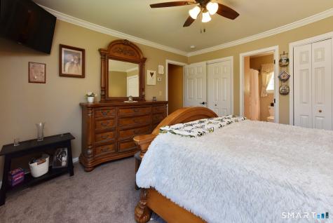 31 North Maple Street East Hampton CT 06424