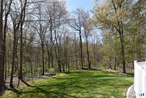 31 North Maple Street East Hampton CT 06424