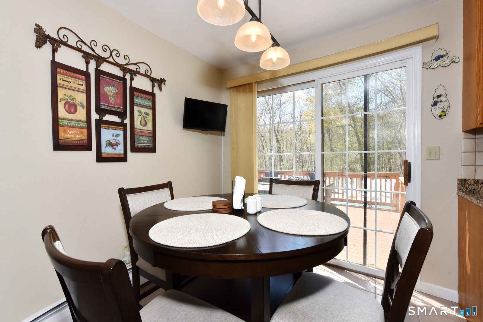 31 North Maple Street East Hampton CT 06424