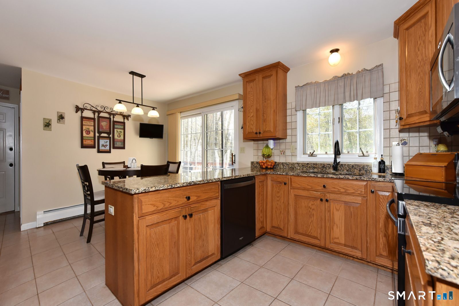 31 North Maple Street East Hampton CT 06424