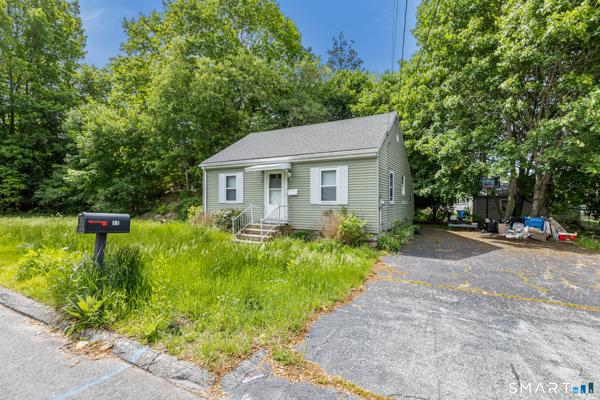 17 Elijah Street Norwich CT 06360