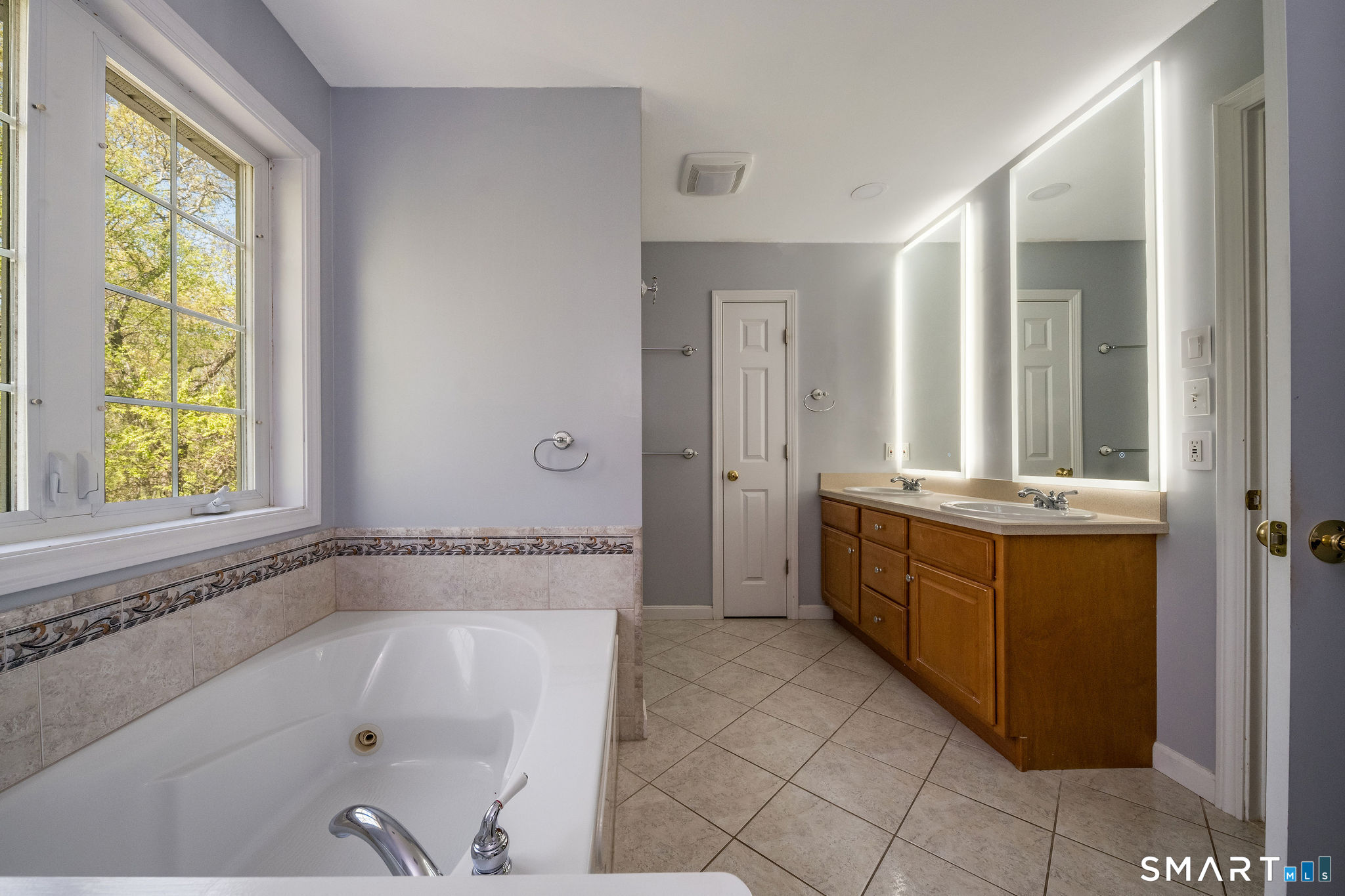 11 White Oak Lane Waterford CT 06375