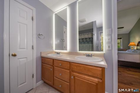 11 White Oak Lane Waterford CT 06375