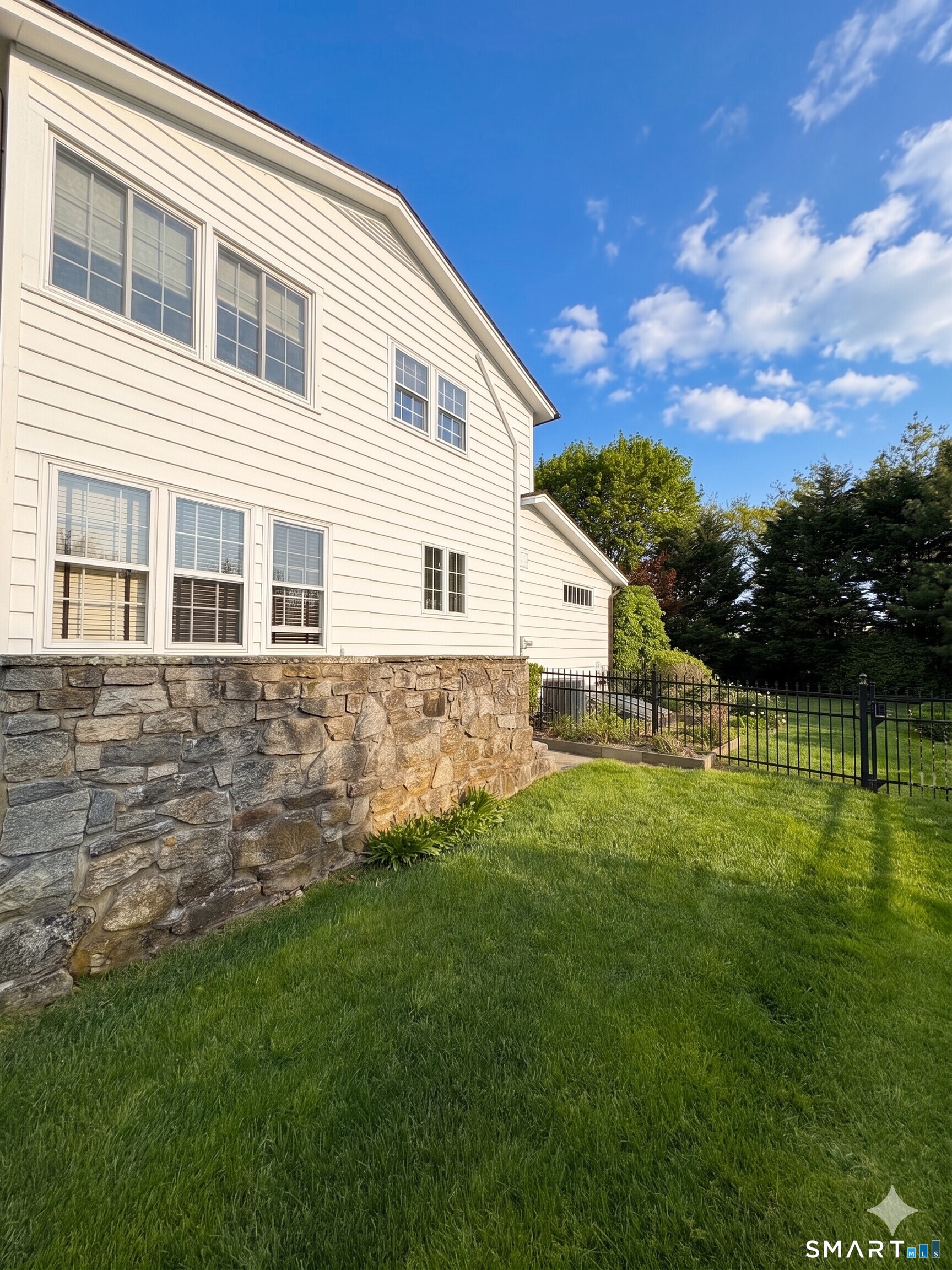 28 Orchard Street Stonington CT 06378