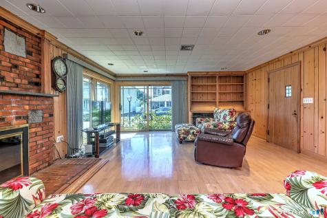 13 Crescent Bluff Avenue Branford CT 06405