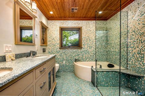 13 Crescent Bluff Avenue Branford CT 06405