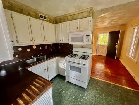 136 Rock Creek Road New Haven CT 06515