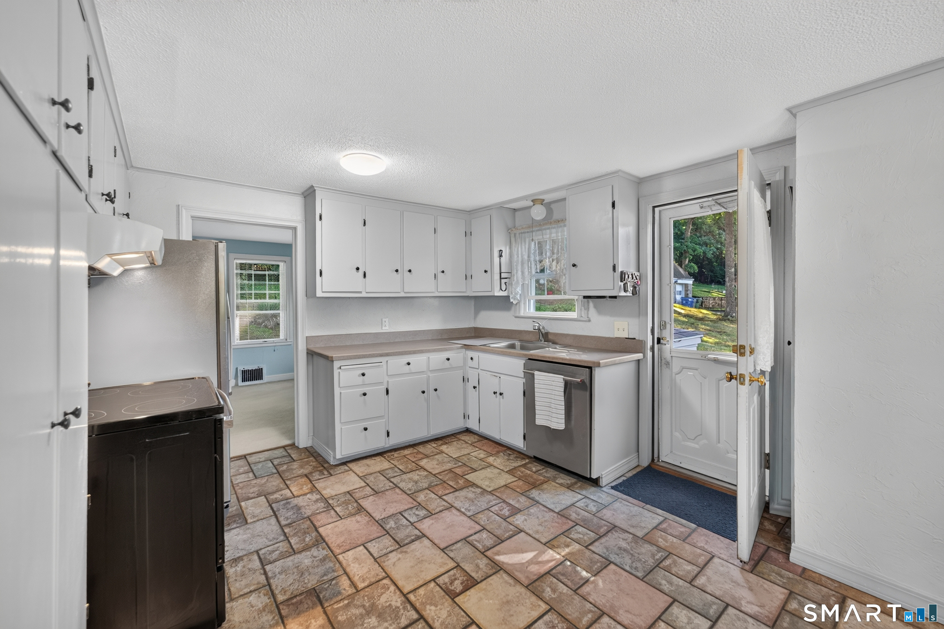 95 Pilgrim Road Bristol CT 06010