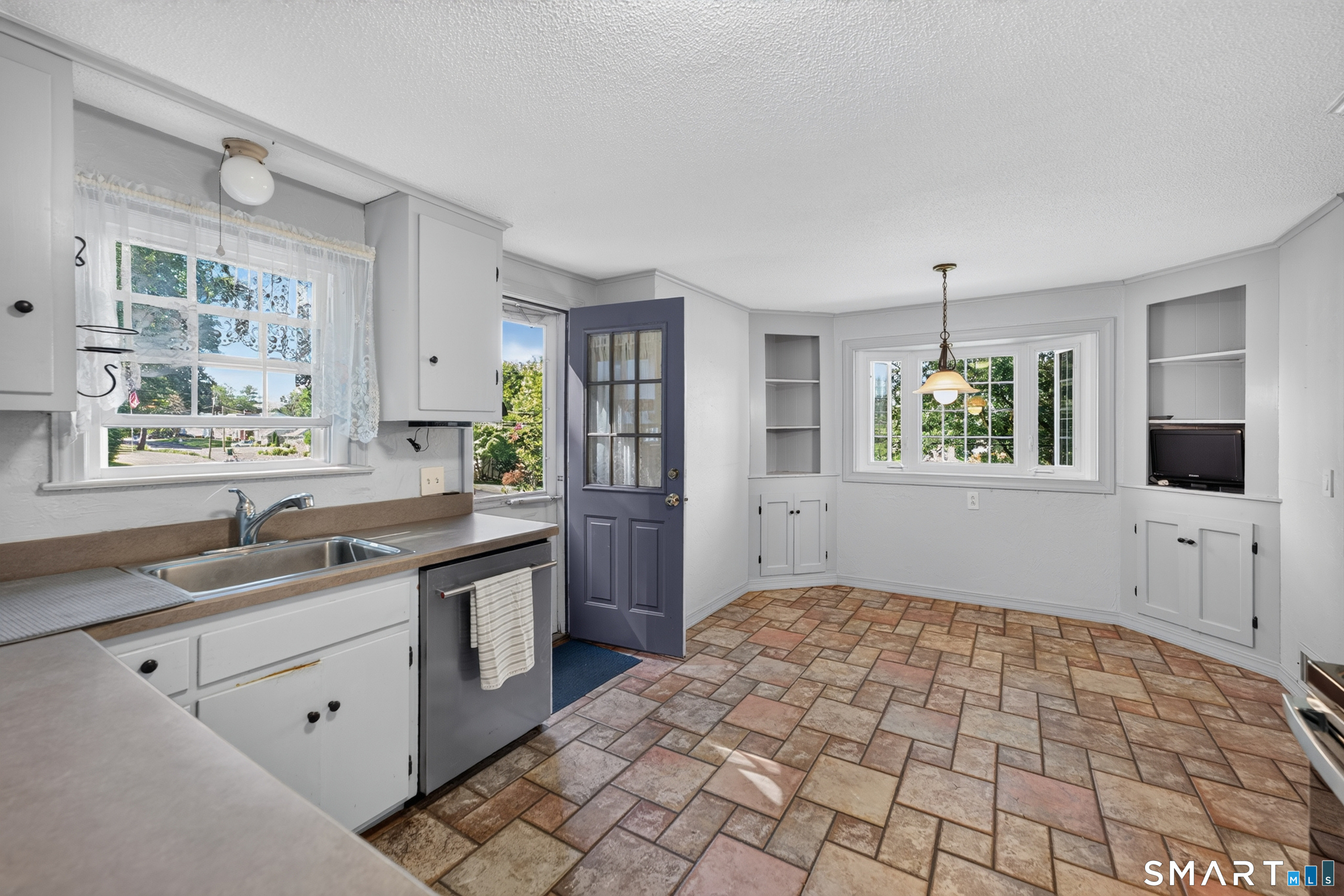 95 Pilgrim Road Bristol CT 06010