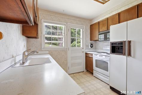 16 Floral Lane Trumbull CT 06611