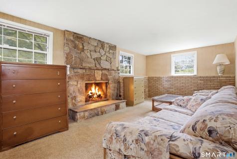 16 Floral Lane Trumbull CT 06611