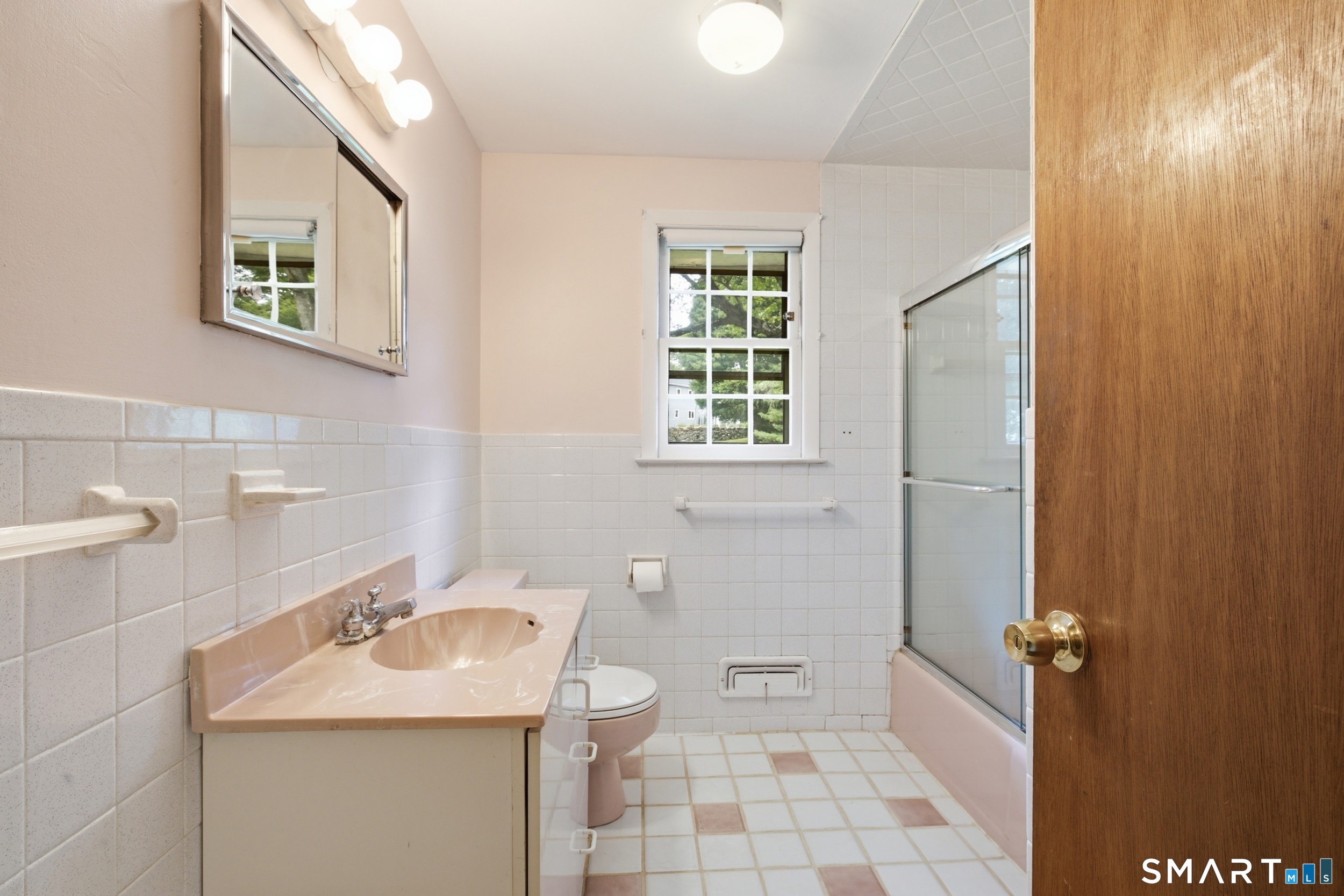 16 Floral Lane Trumbull CT 06611