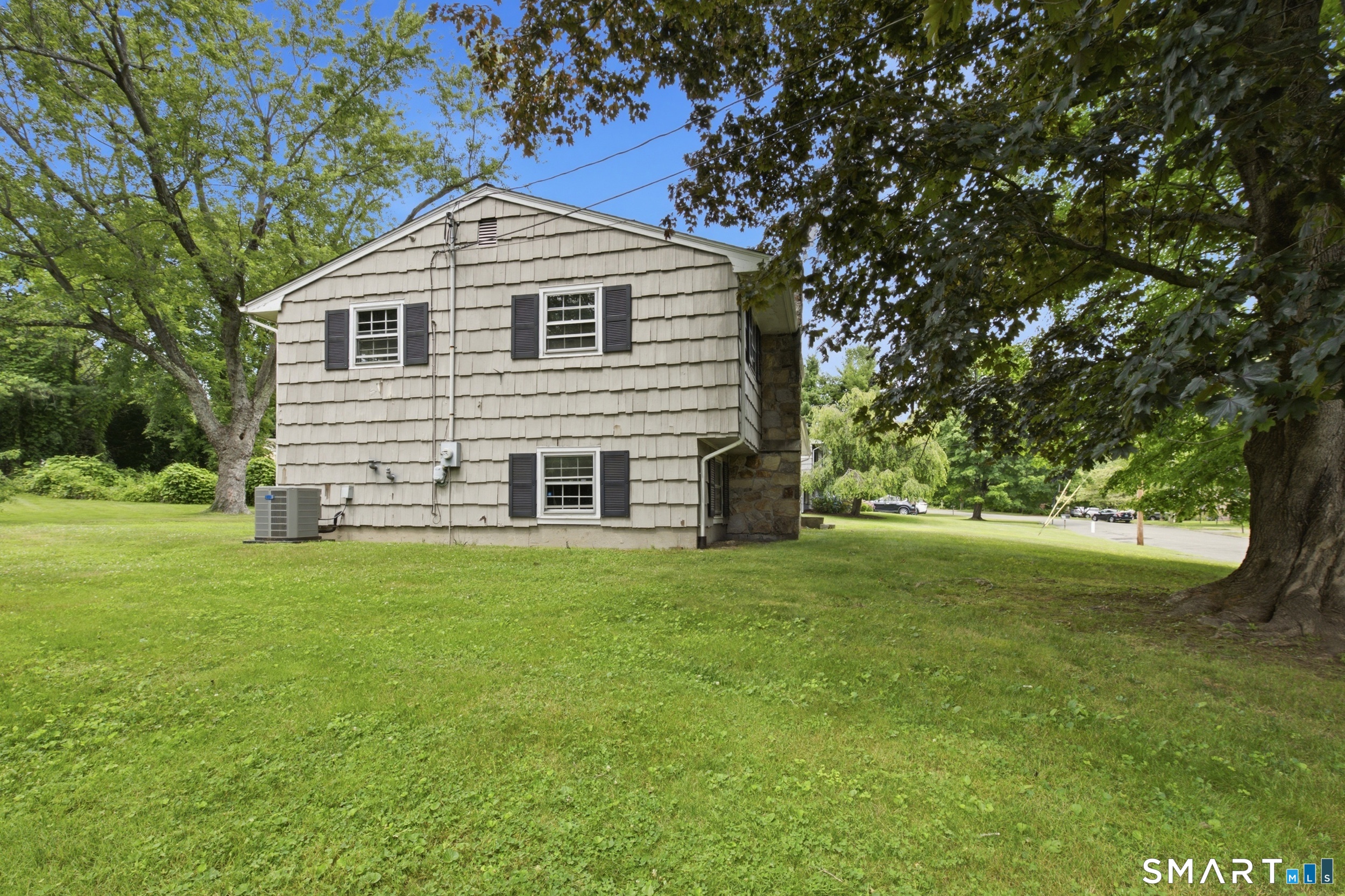 16 Floral Lane Trumbull CT 06611