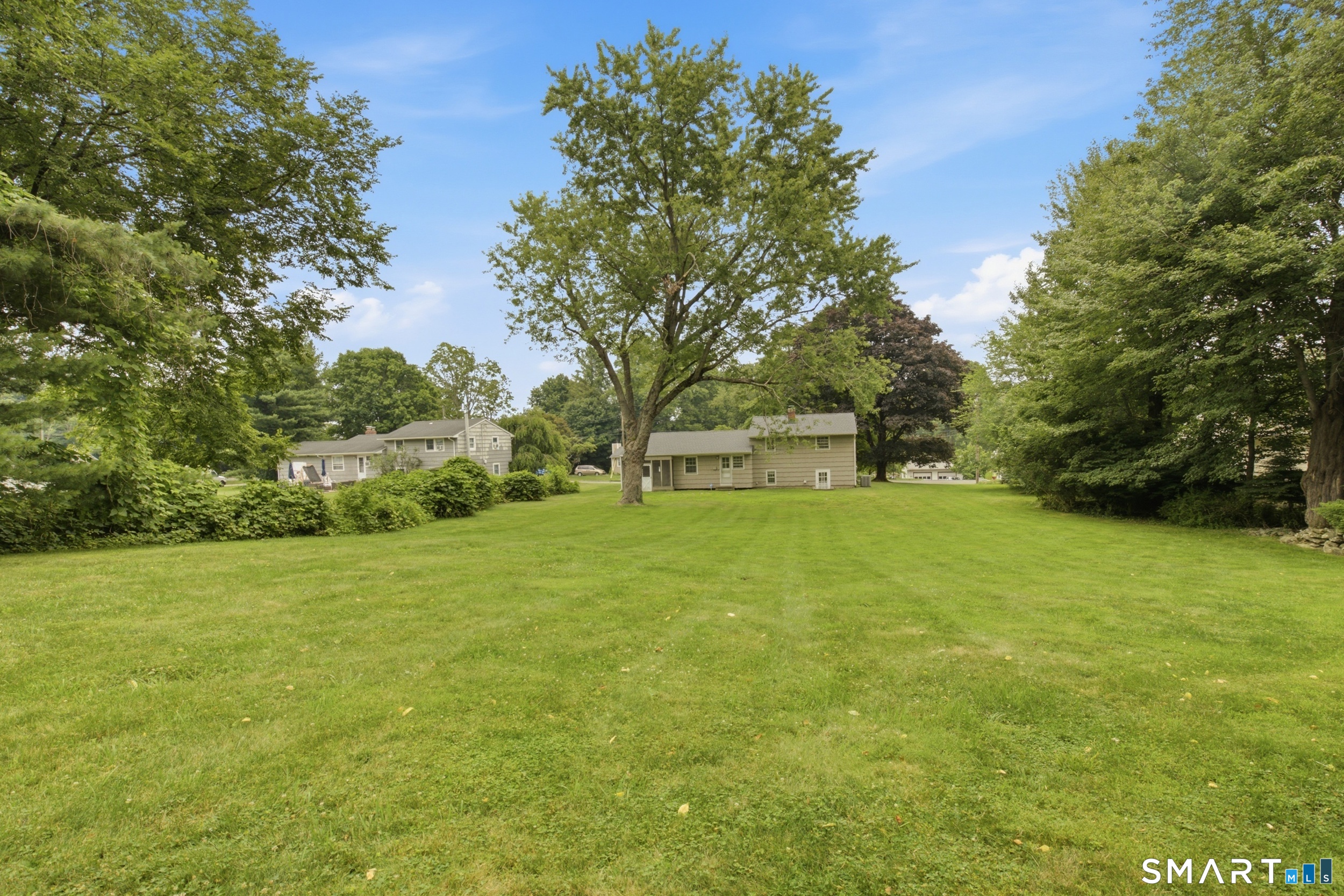 16 Floral Lane Trumbull CT 06611