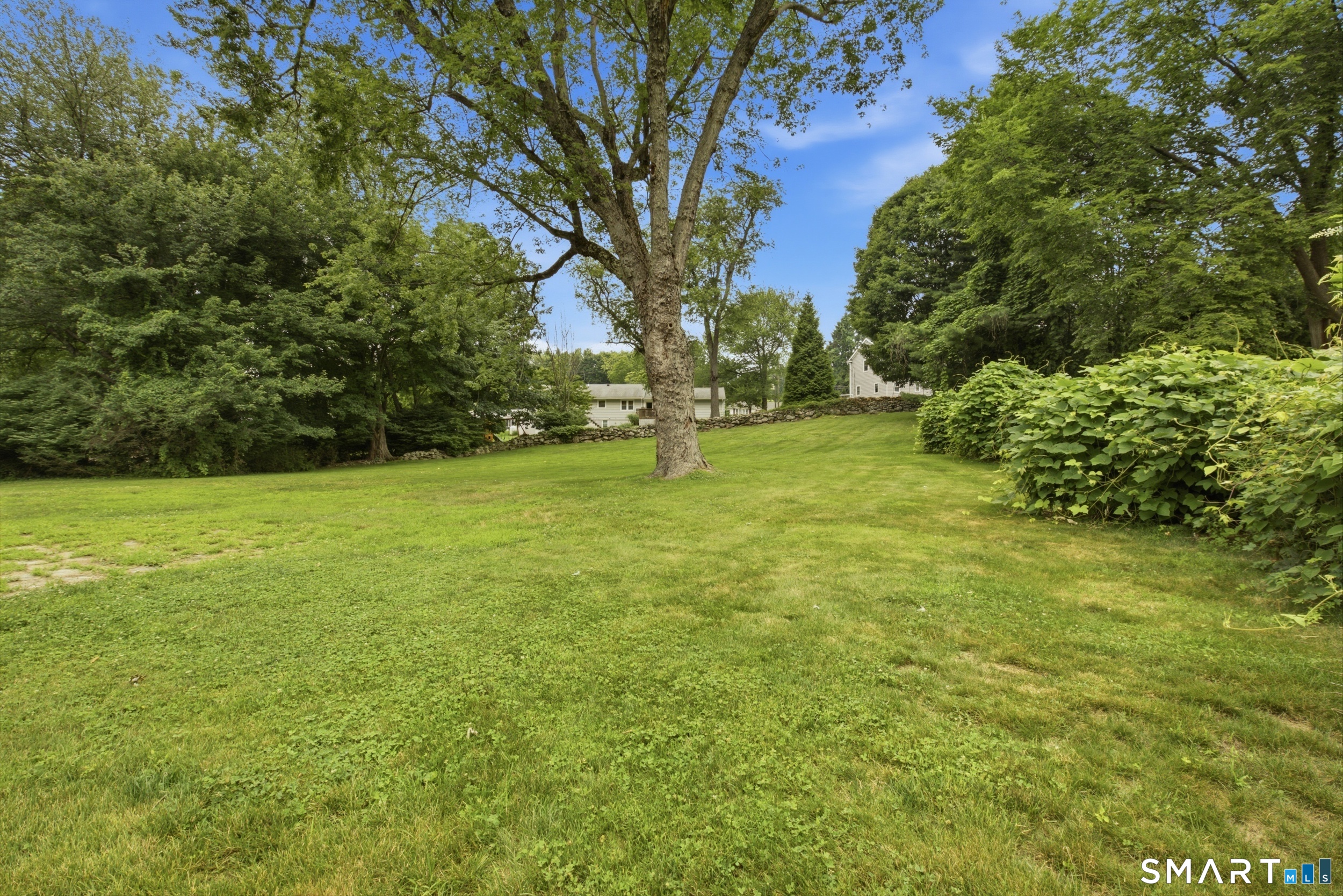 16 Floral Lane Trumbull CT 06611
