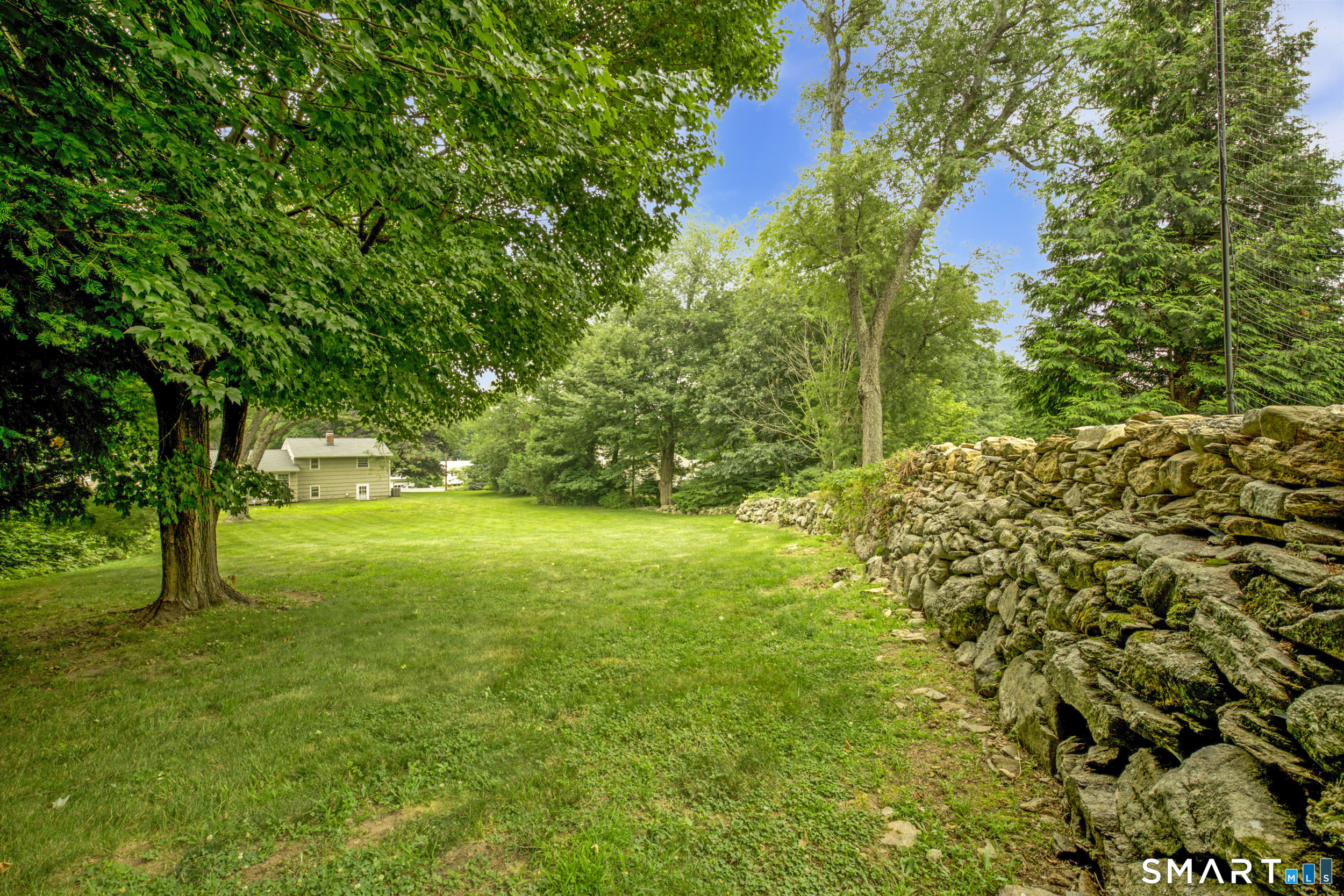 16 Floral Lane Trumbull CT 06611