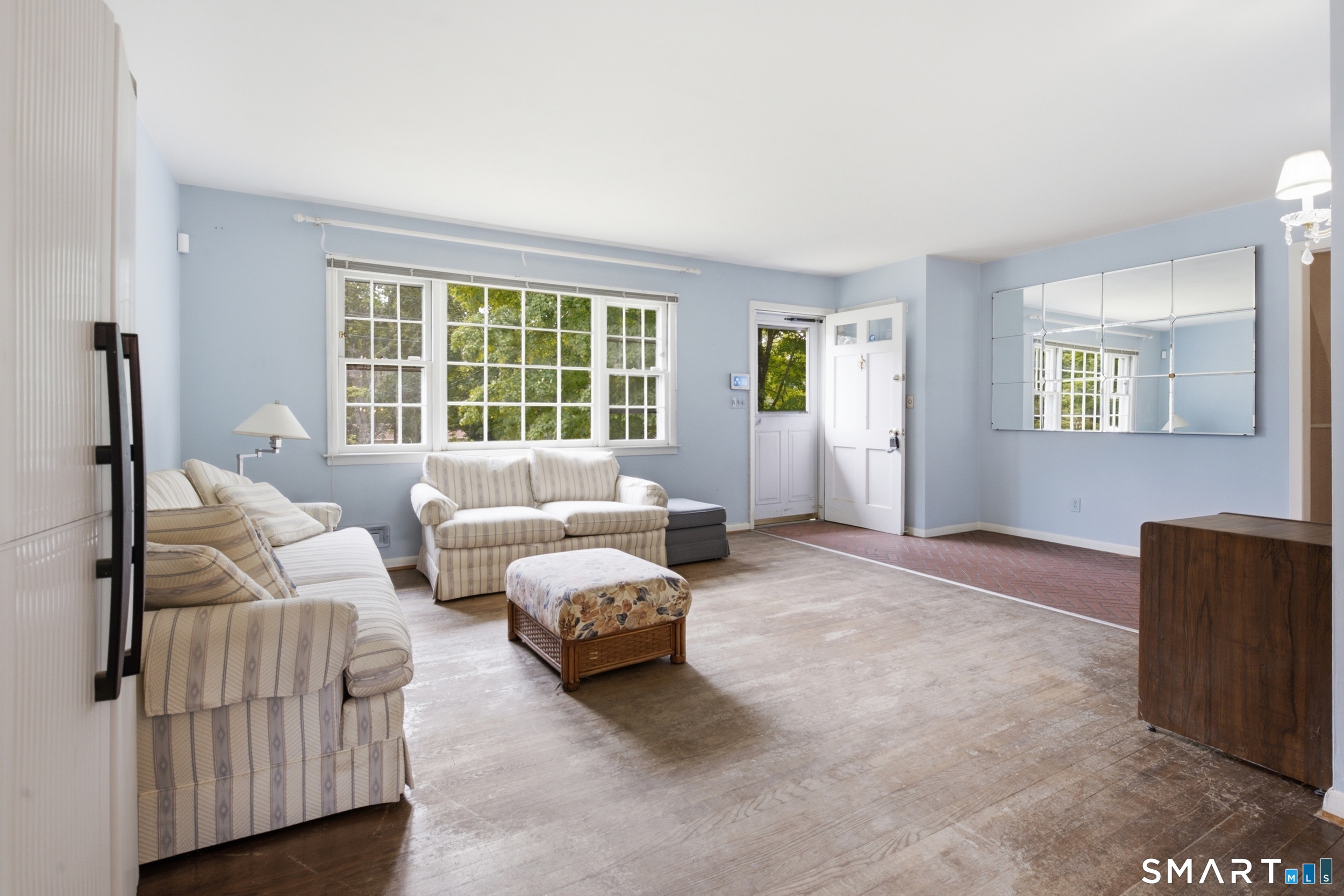 16 Floral Lane Trumbull CT 06611