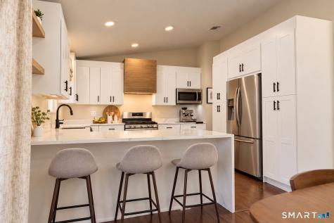 9 Lawrence Street Woodbridge CT 06525
