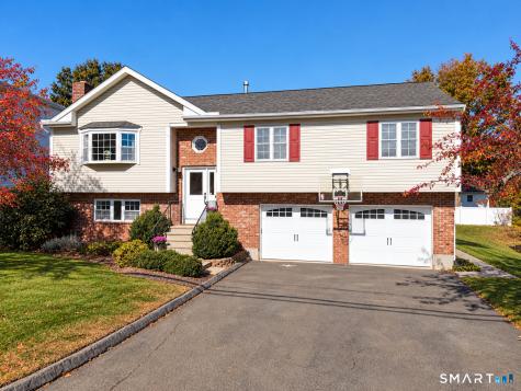 9 Lawrence Street Woodbridge CT 06525