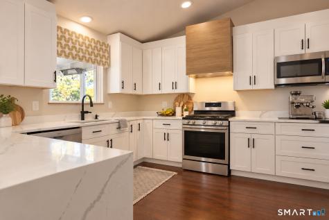 9 Lawrence Street Woodbridge CT 06525