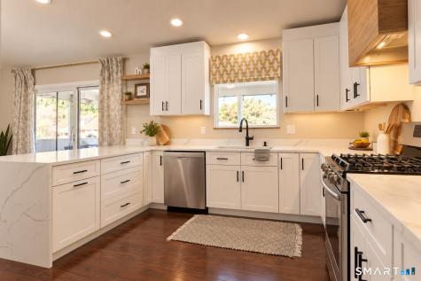 9 Lawrence Street Woodbridge CT 06525