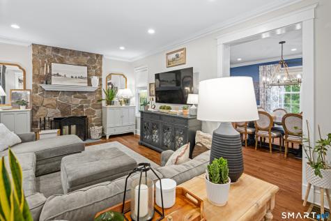 10 White Oak Lane Waterford CT 06375