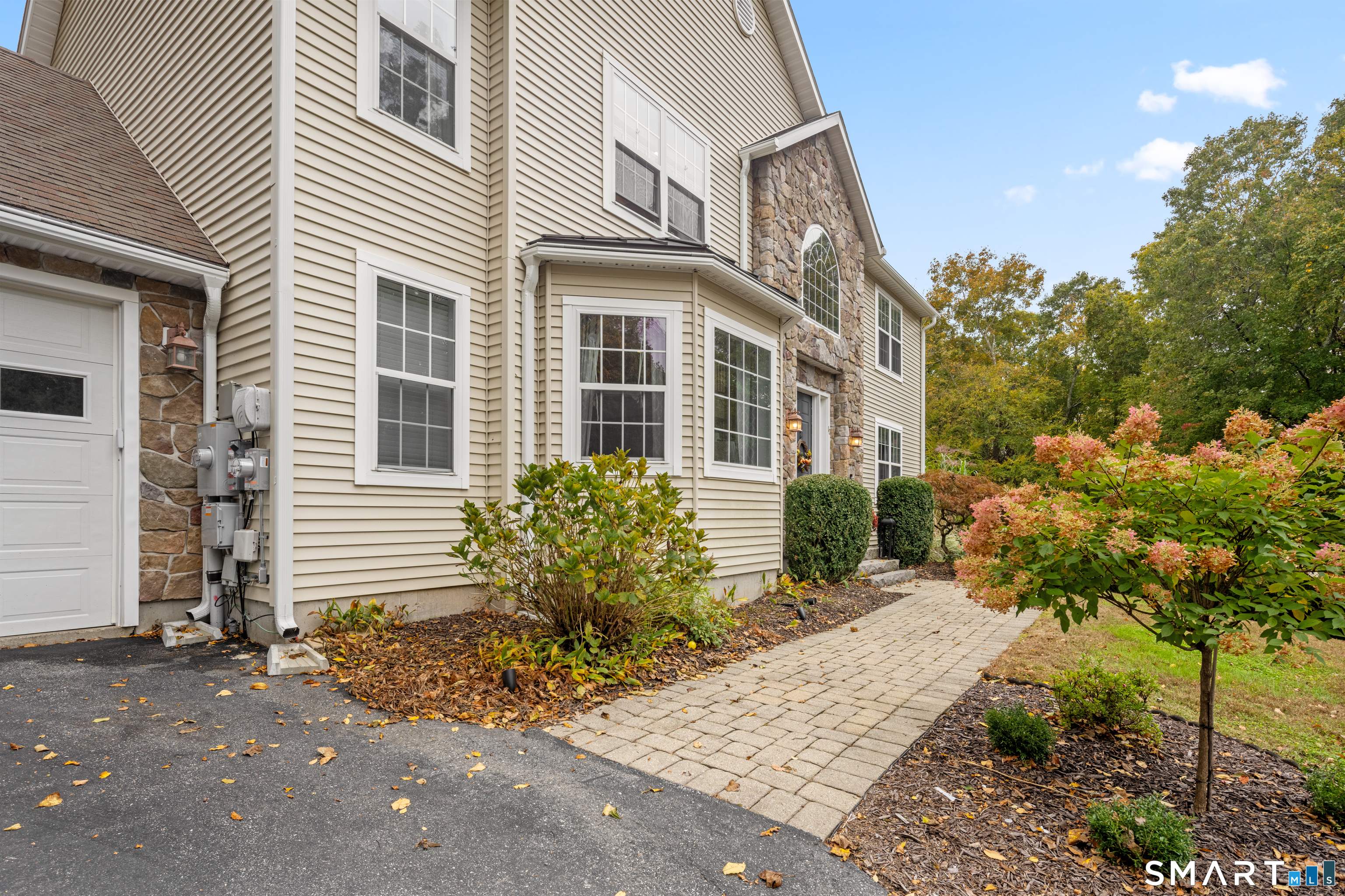 10 White Oak Lane Waterford CT 06375